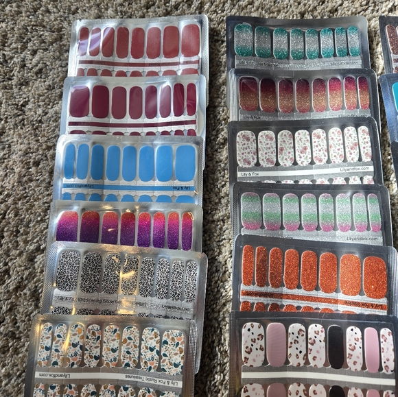 Lily & Fox Nail Wraps - Picture 2 of 3